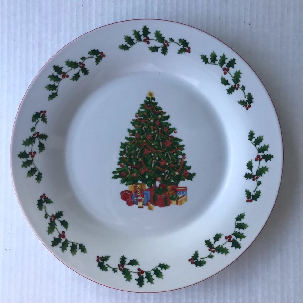 Set Of 2 Dinner Plates By Holiday Time 10.5”NWOT